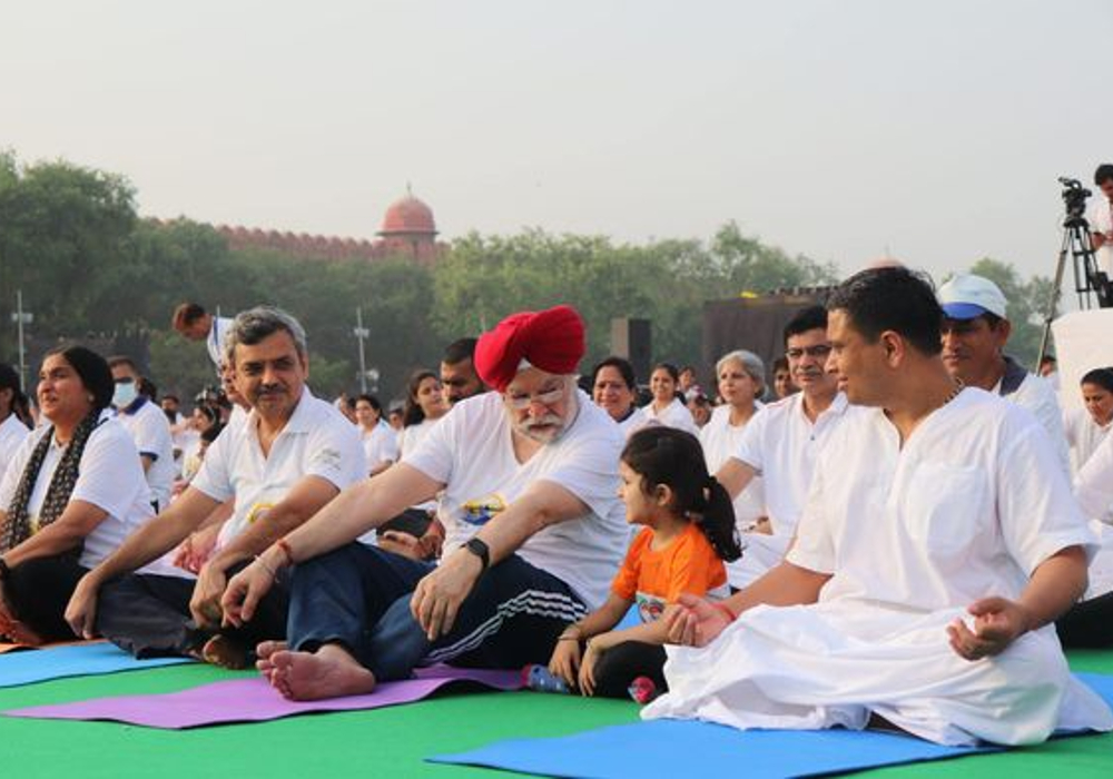 With Acharya Bal Krishna Ji along with more than 12,000 Yoga practitioners, sadhaks & followers of Swami Ramdev Ji at Delhi’s iconic Red Fort to celebrated International Yoga Day 2022.