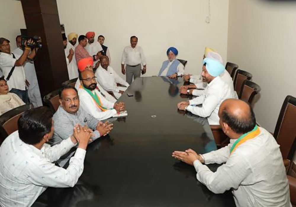 Participated in the Lok Sabha Core Committee Meeting with party leaders in Bathinda.