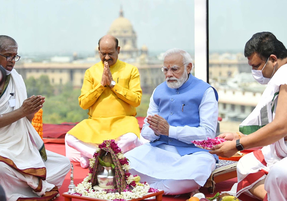 Priveleged to witness PM Sh Narendra Modi Ji unveiling the National Emblem on the roof of India’s New Parliament Building.