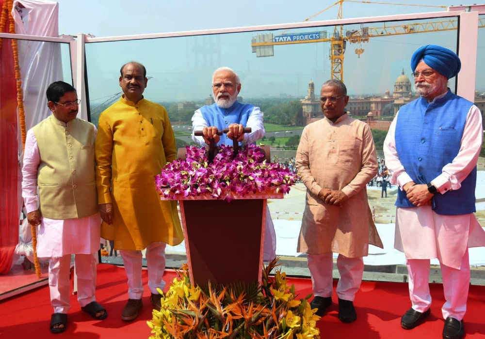 Priveleged to witness PM Sh Narendra Modi Ji unveiling the National Emblem on the roof of India’s New Parliament Building.