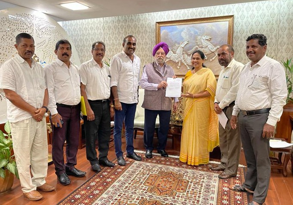 Meeting with the delegation of Karnataka Karavali Fishermen’s Kriya Samiti, Udupi under the leadership of Ms Shobha Karandlaje Ji, Union Minister of State for Agriculture & Farmers' Welfare