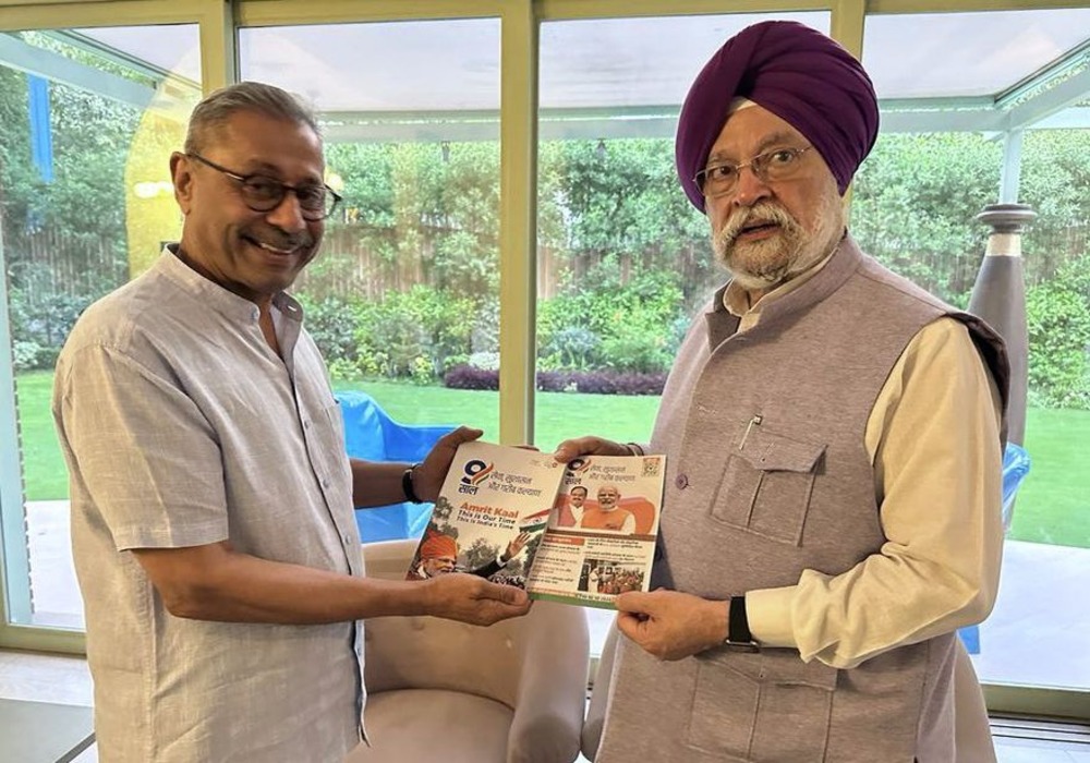 Delighted to meet old friend, acclaimed cardiac surgeon Dr. Naresh Trehan ji who warmly received him at his residence as part of #SamparkSeSamarthan visit. He has rendered yeoman service by saving innumerable lives and has contributed to the welfare of th