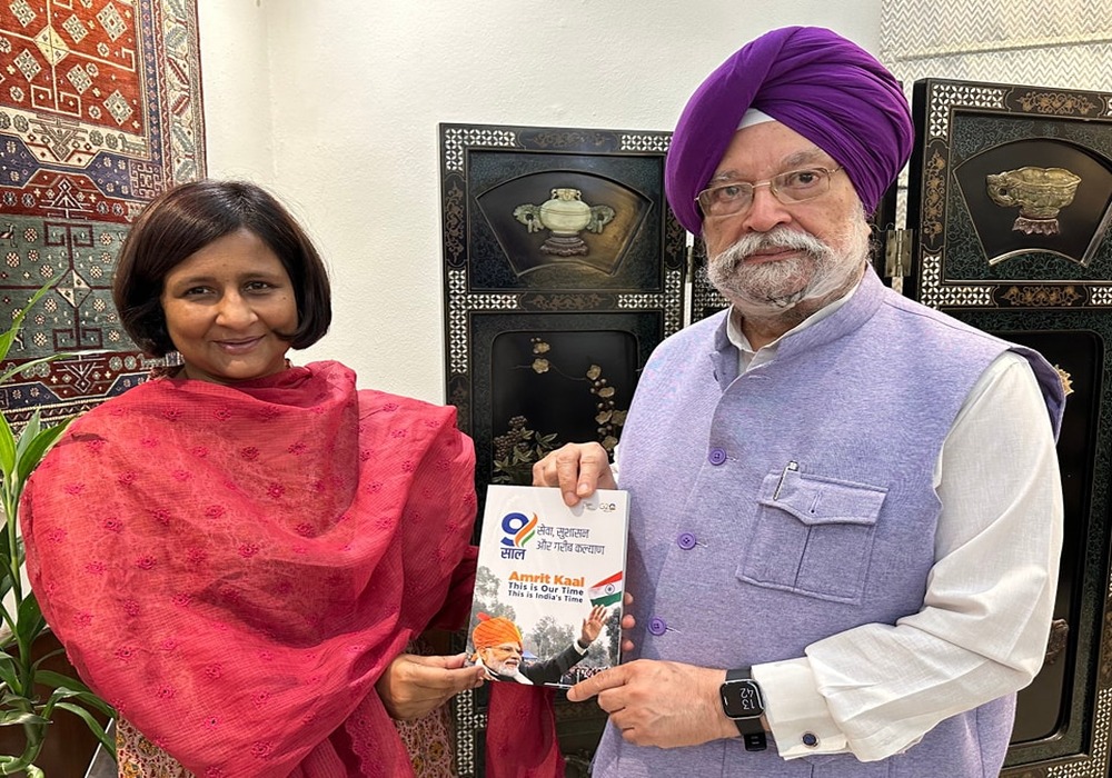 Discussed the impact of PM Sh #NarendraModi Ji’s far-reaching policies of inclusive change during #9YearsOfSeva with senior editor of #CNNnews18 , Pallavi Ghosh Ji today as part of #SamparkSeSamarthan