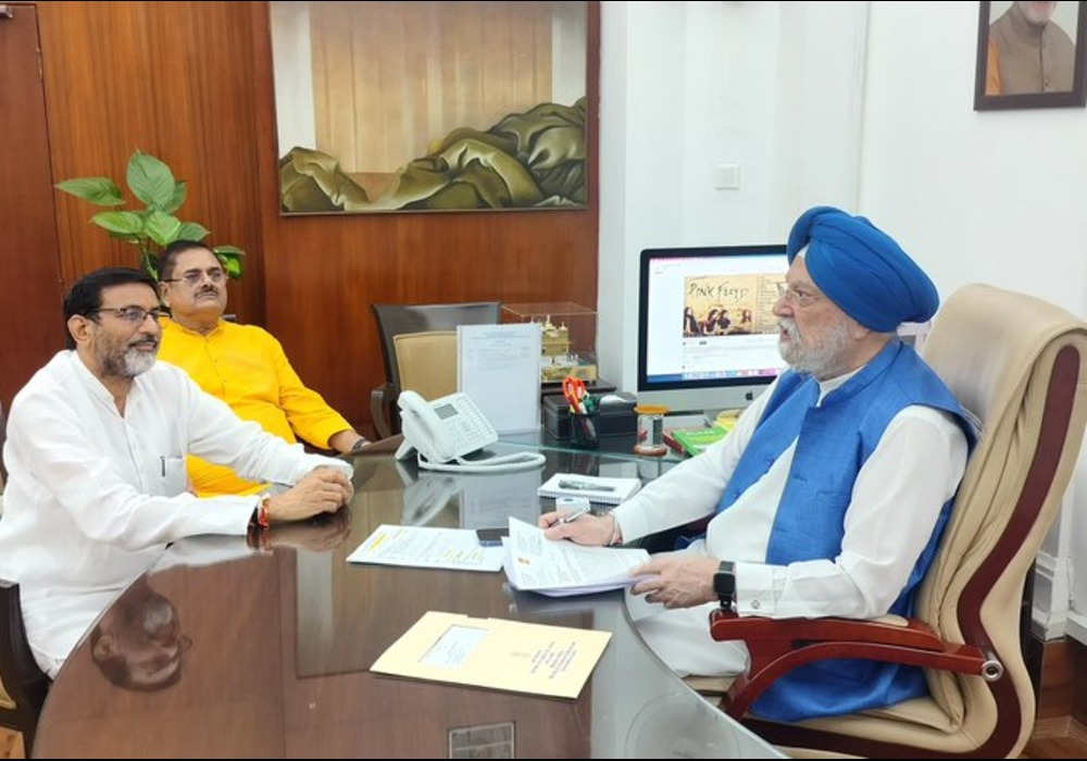 Happy to meet the Member of Parliament from Banda-Chitrakoot, Sh RK Singh Patel Ji in my office today.