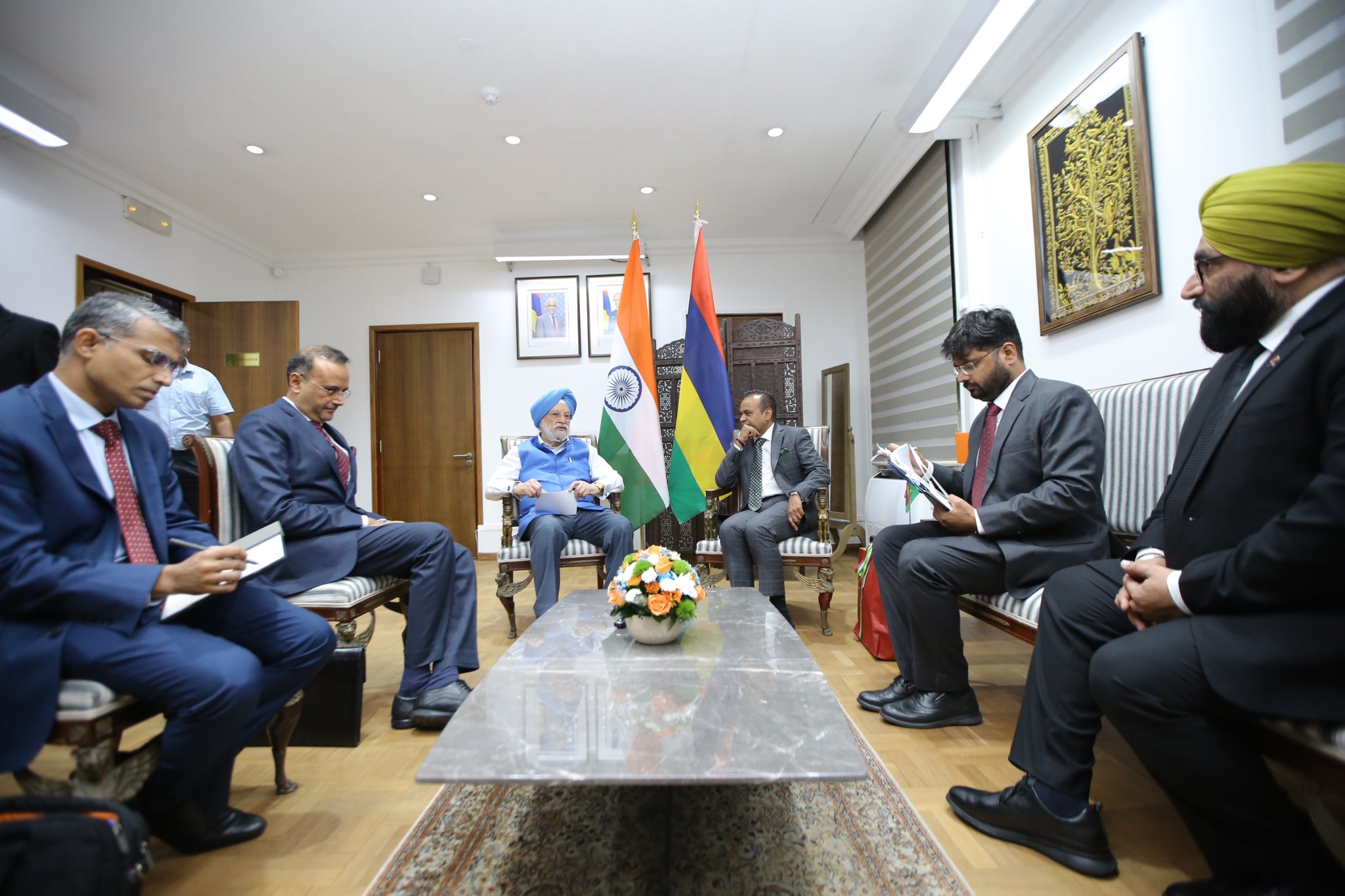 Had a productive meeting with H.E. Mr. Dhananjay Ramful, Minister of Foreign Affairs, Regional Integration and International Trade of Mauritius