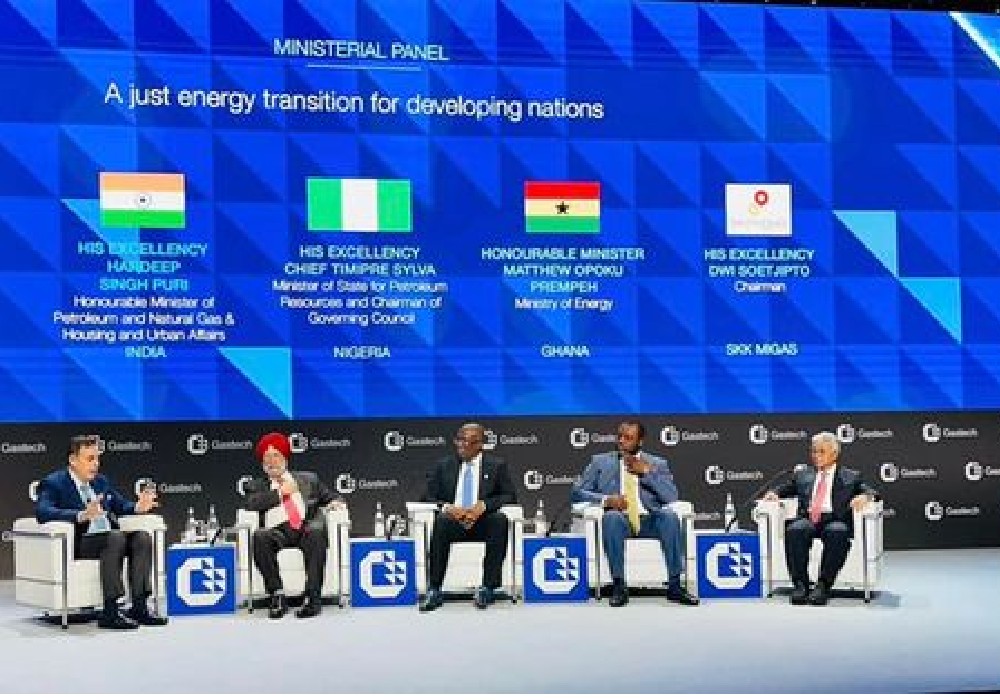 At ‘India Spotlight: Powering India’s energy industry’ session at Gastech with co-panelists SG-IEF- HE Joseph McMonigle; CEO Tellurian LNG- Octavio Simoes; ExxonMobil CEO- Monte Dobson & CMD-IOCL