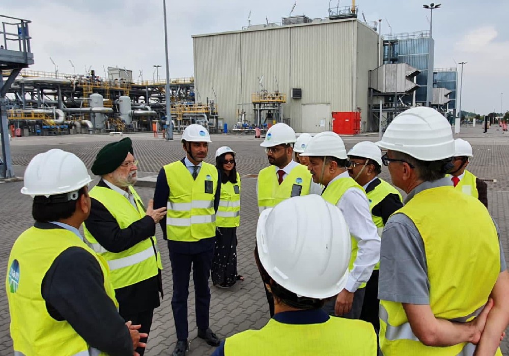 Meeting with Ms Monica De Virgillis, Chairperson-SNAM at the 1.2 billion cubic metres gas storage facility in Bordolano
