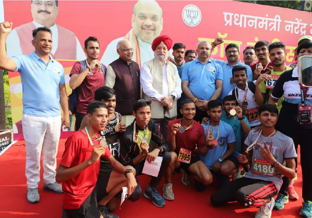 More than 10,000 youth & children from informal settlements of Delhi wish PM Sh Narendra Modi Ji a very Happy Birthday at Narendra Modi Cross Country Run flagged off by HM Sh Amit Shah Ji at Major Dhyan Chand National Stadium