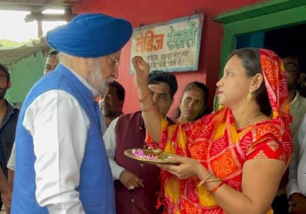 Met Smt Shyamkali Ji & Sh Raamhit Chunbaad Verma, a beneficiary of  Swachh Bharat Mission - Urban Ji in Tilak Ward area of Ballarpur