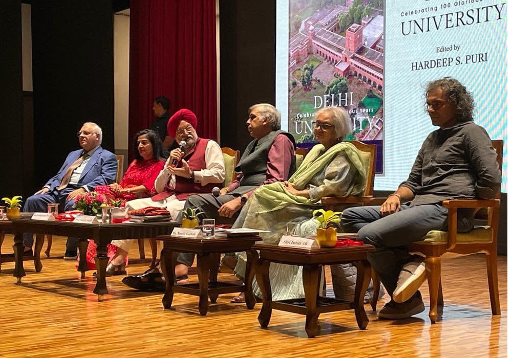 Joined celebrated luminaries & fellow University of Delhi alumni Prof- Dinesh Singh, literary doyen Namita Gokhale, Adv Raian Karanjawala, Lakshmi M Puri & filmmaker Imtiaz Ali at the launch of ‘Delhi University- Celebrating 100 Glorious Years’