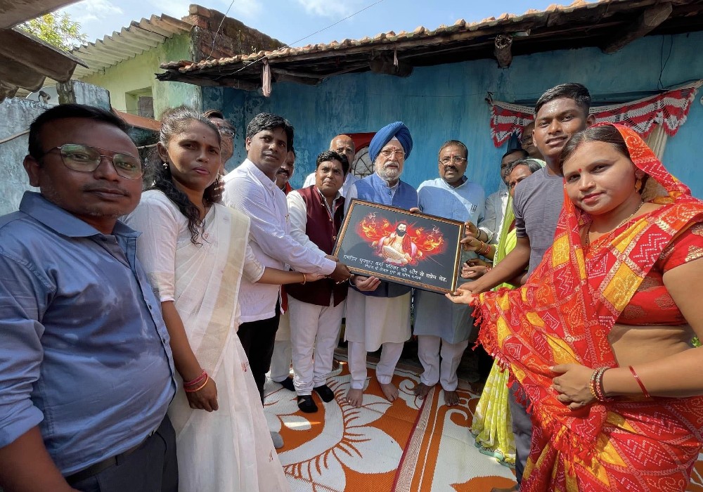 Met Smt Shyamkali Ji & Sh Raamhit Chunbaad Verma, a beneficiary of  Swachh Bharat Mission - Urban Ji in Tilak Ward area of Ballarpur