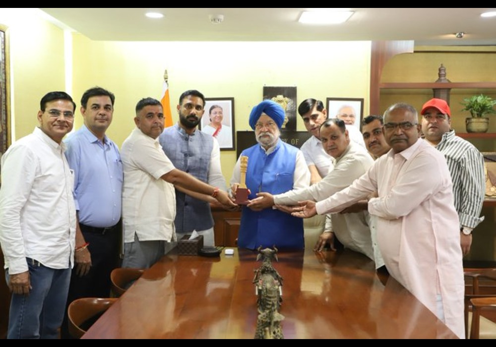 Met a delegation of Jat Sabha of Rohini led by the young leader Sh MrChoudharyS Ji along with Alipur Corporator Sh yogeshR Ji & senior party functionary Sh Devinder Solanki Ji today. They brought issues pertaining to their area & welfare of people to my a