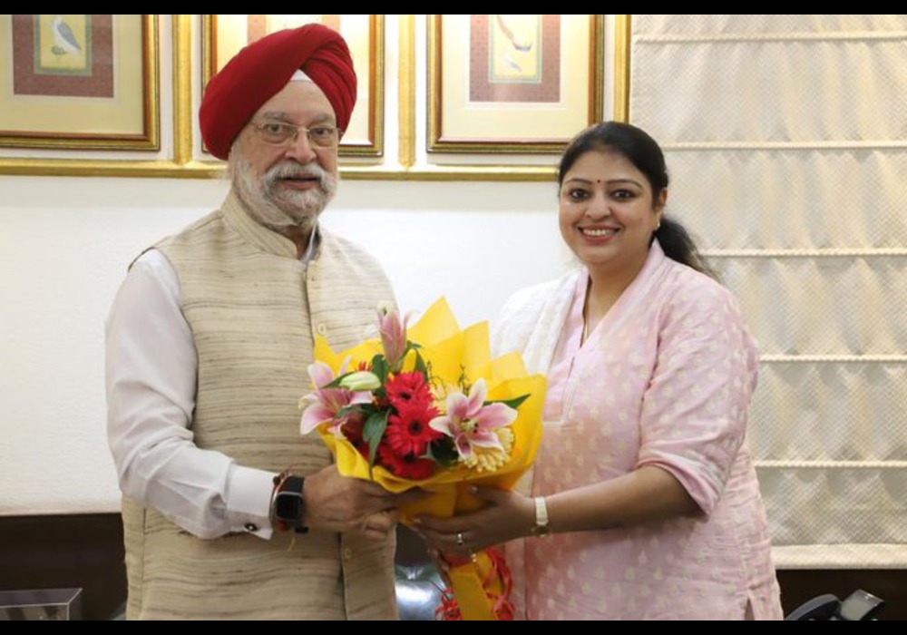 Happy to receive the dynamic party leader & Secretary BJP for Bengal Smt Priyanka Tibrewal Ji today.