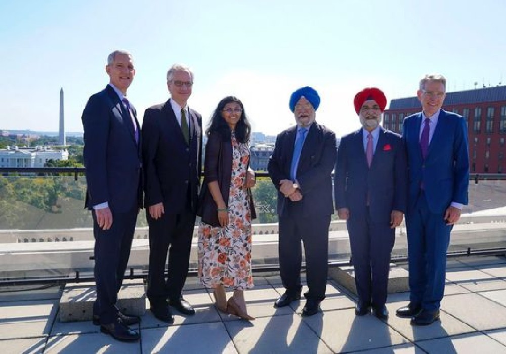 Joined Amb- Taranjit Singh Sandhu, Asst Sec of U.S. Department of Energy for International Affairs- Andrew Light, Asst Sec for US Department of State’s Bureau of Energy Resources- Geoffrey R Pyatt at the U.S.-India Business Council & Global Energy Institu