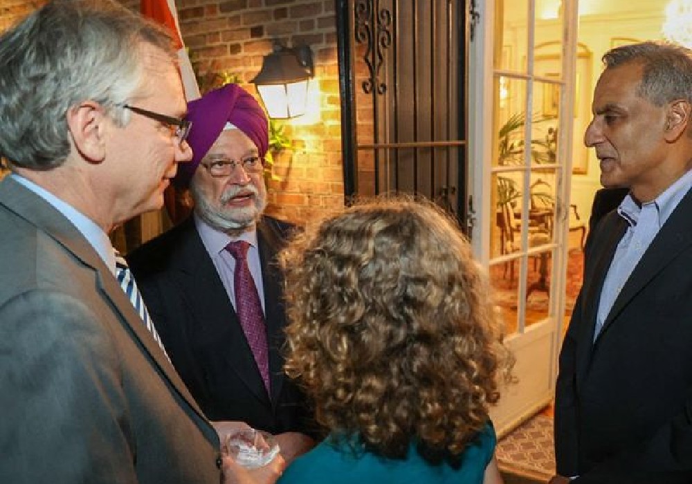 Met friends & professionals from US Admin, think-tanks, academia, multilateral institutions, media, industry & the Indian diaspora during a warm reception hosted by Amb- Taranjit Dingh Sandhu at India House in Washington DC