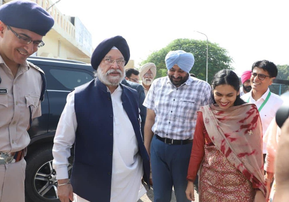 Joined local youth, Karyakartas & leaders in Patiala to virtually witness launch of Rozgar Mela by PM Sh Narendra Modi Ji