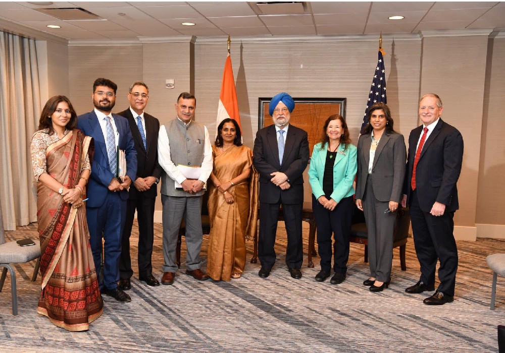 Interacted with captains of US energy industry during executive round table organized by US India strategic partnership forum in Houston