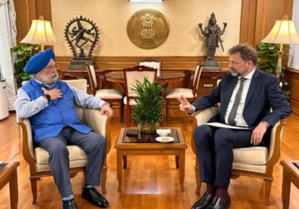 Happy to receive the German Ambassador to India AmbAckermann in my office today. Held fruitful discussions on areas of mutual cooperation, particularly those pertaining to urban development & energy sectors.