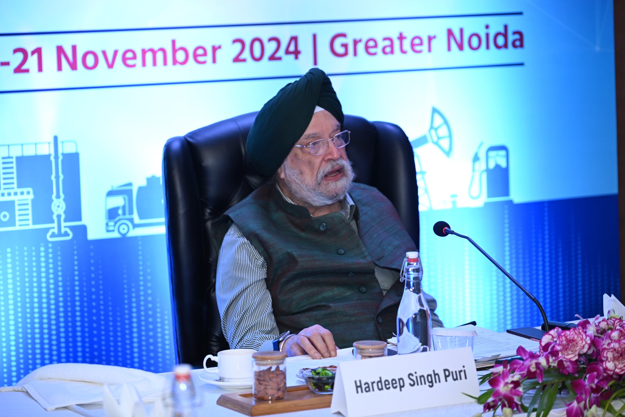 A free flow of ideas, suggestions and views on the future of India’s energy sector at a two-day brainstorming session with captains of the industry and senior officials Ministry of Petroleum and Natural Gas  in Greater Noida.