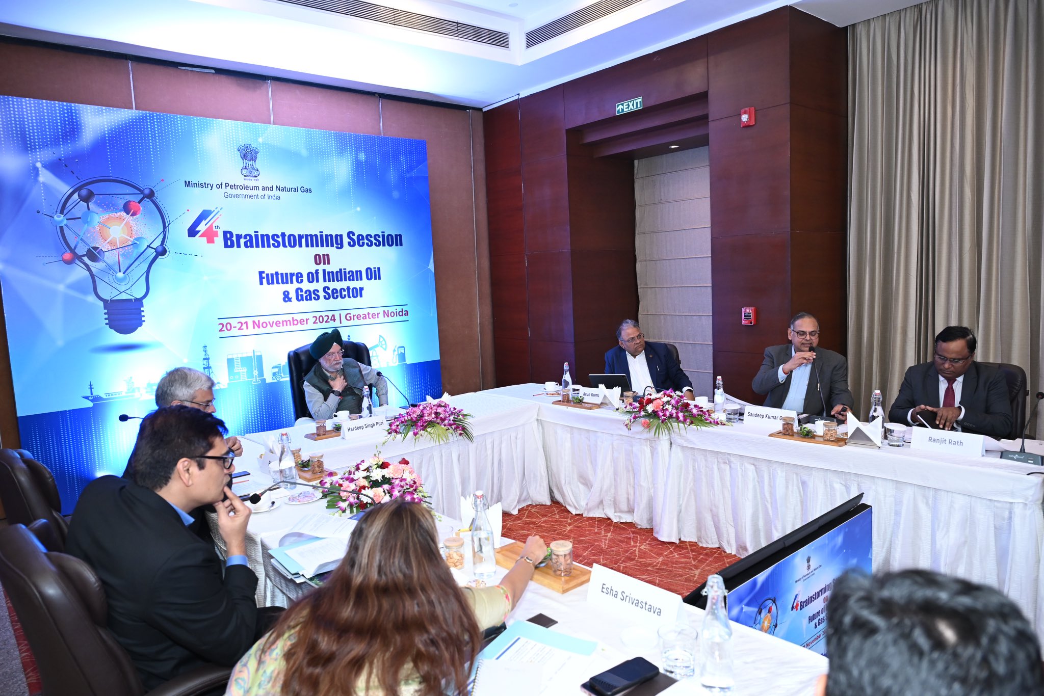 A free flow of ideas, suggestions and views on the future of India’s energy sector at a two-day brainstorming session with captains of the industry and senior officials Ministry of Petroleum and Natural Gas  in Greater Noida.