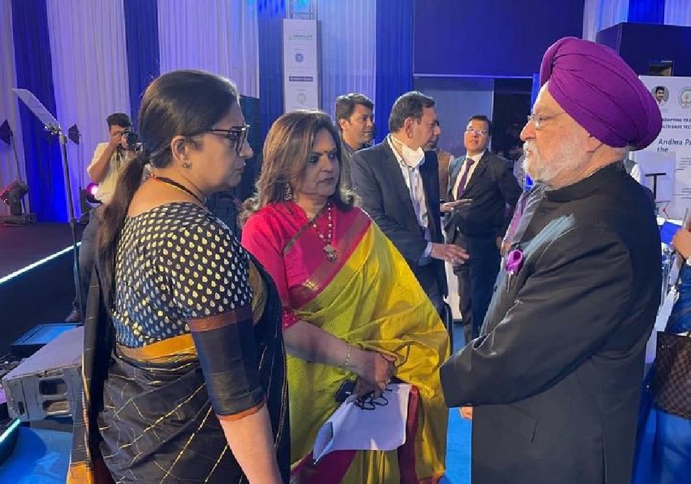 Met Smt Smriti Zubin Irani Ji in the presence of senior journalist Navika Kumar Ji at Times Now Summit 2022