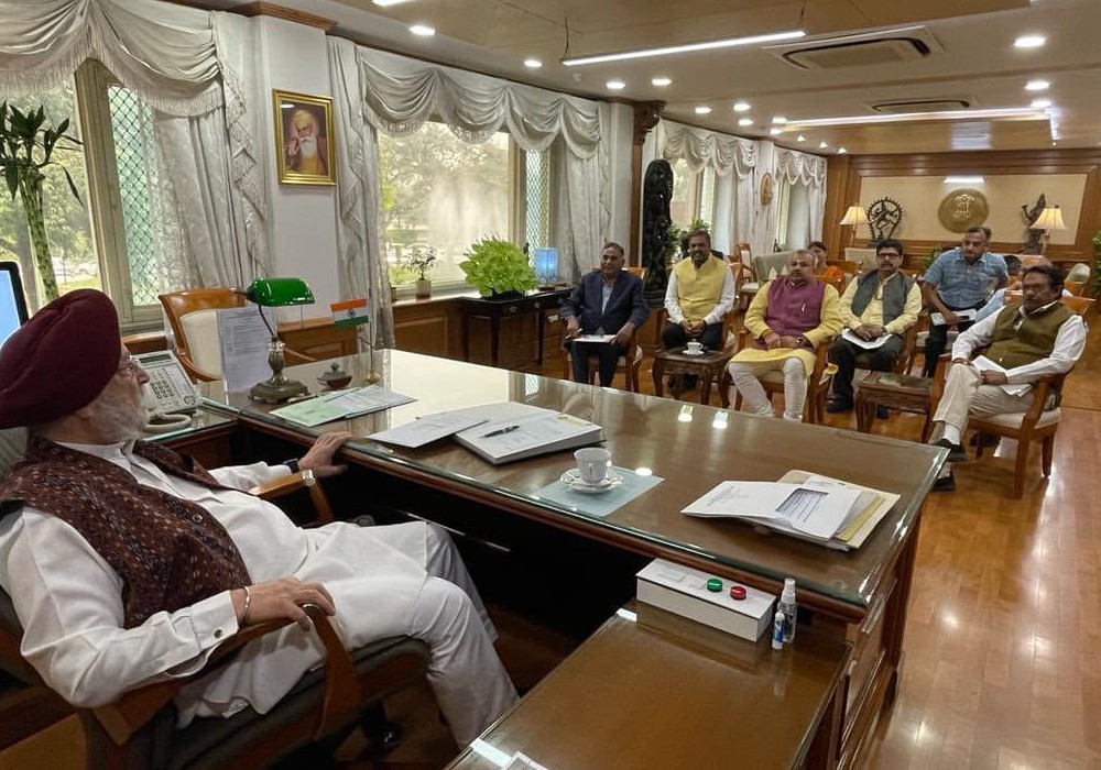 Meeting with the state president of BJP Delhi Mr. Adesh Gupta ji, Delhi leader of opposition Mr. Ramvir Singh Bidhuri Ji, party spokesperson Mr. Satish Garg BJP G and General Secretary Mr. Harshdeep Malhotra on the issues of Delhi people and development