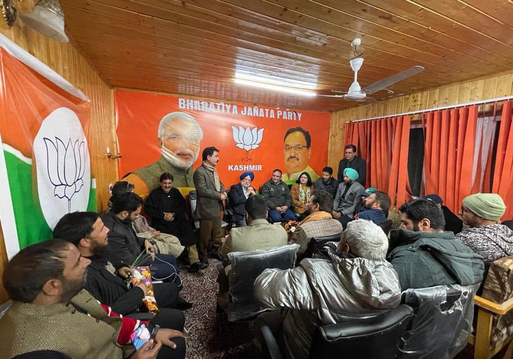 Engaging interaction with the inspired & hardworking Karyakartas, office bearers & local leaders of BJP in Srinagar at the party office