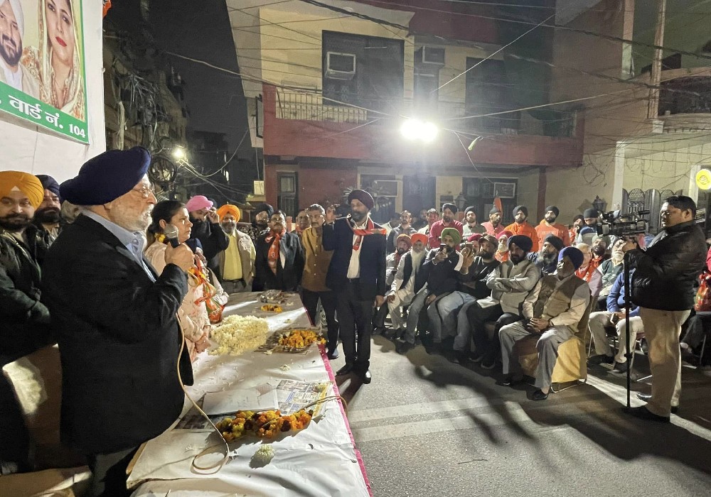 At the public meeting in ward number 104 Janakpuri organized in support of BJP candidate Aakriti Kaur Thapar ji