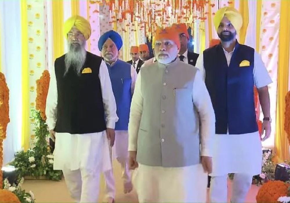 Joined PM Sh Narendra Modi Ji along with Sh John Barla Ji & members of the Sikh Sangat to celebrate the 553rd Parkash Purab of Sri Guru Nanak Dev Ji Maharaj