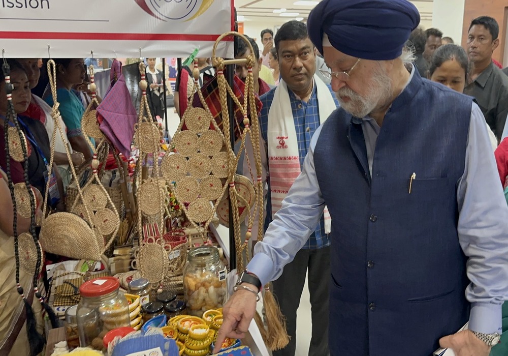 In addition to handicraft products, several SHGs were also engaged in making vermi-compost & food products. Policies of the Modi Govt, including the recent initiative to offer seed capital support to SHGs have given wings to their dreams. Heartening to se