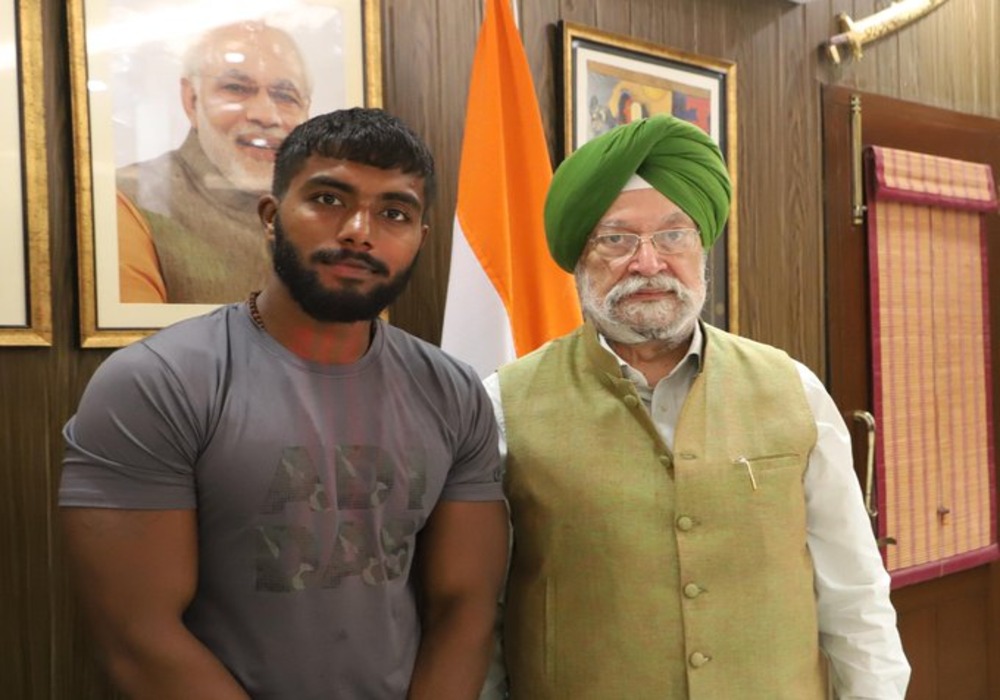 राम राम भाई सारा ने!  Delighted to meet the social media phenomenon & youth icon Ankit Baiyanpuria at my residence today.