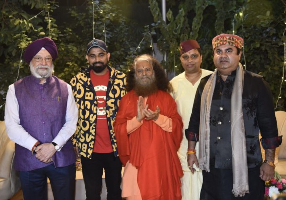 Delighted to join HH Pujya Swami Chidanand Saraswatiji Pujya Swamiji, President, Parmarth Niketan, Rishikesh; Ach Balkrishna Ji, of Patanjali Yogpeeth Pyptharidwar; India’s bowling ace Md Shami Ji & others at Igas Parv event to celebrate unique culture, v