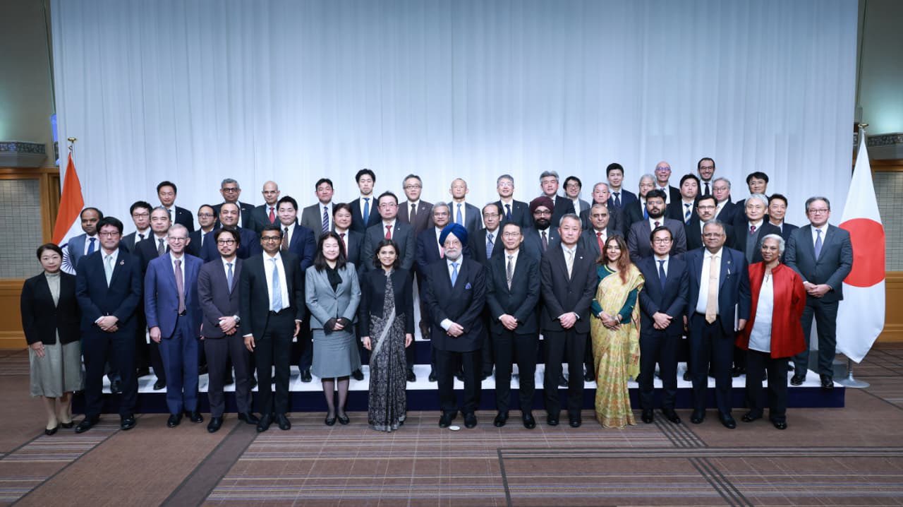 In a Roundtable with Industry Leaders of Japan