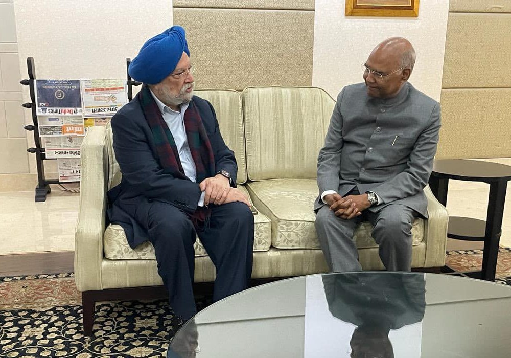 Meeting with India’s former President-Sh Ram Nath Kovind Ji & former Prime Minister-Sh HD Deve Gowda Ji at the Delhi Airport