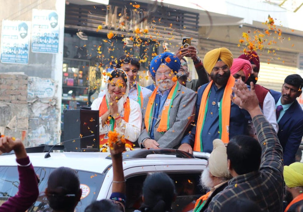 Road show in support of BJP Delhi candidate Bibi Kuljeet Kaur ji in Nilothi ward number 36