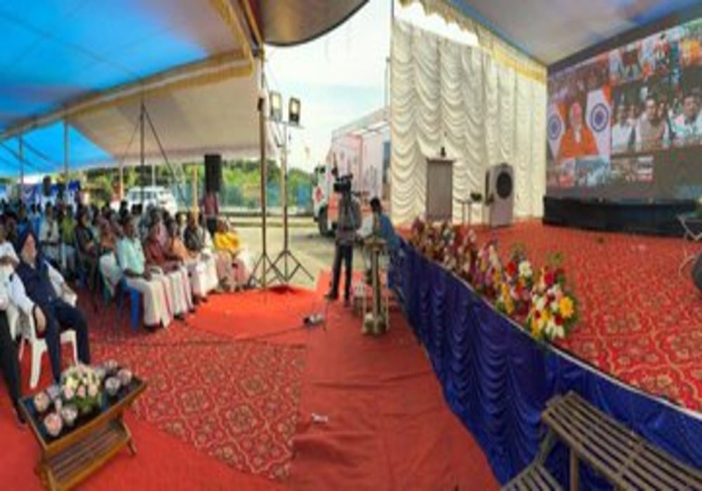 Joined my sisters & brothers to participate in the #ViksitBharatSankalpYatra at Mundur Gram Panchayat in Palakkad, Kerala. People came in big numbers to repose their faith in #ModiKiGuarantee