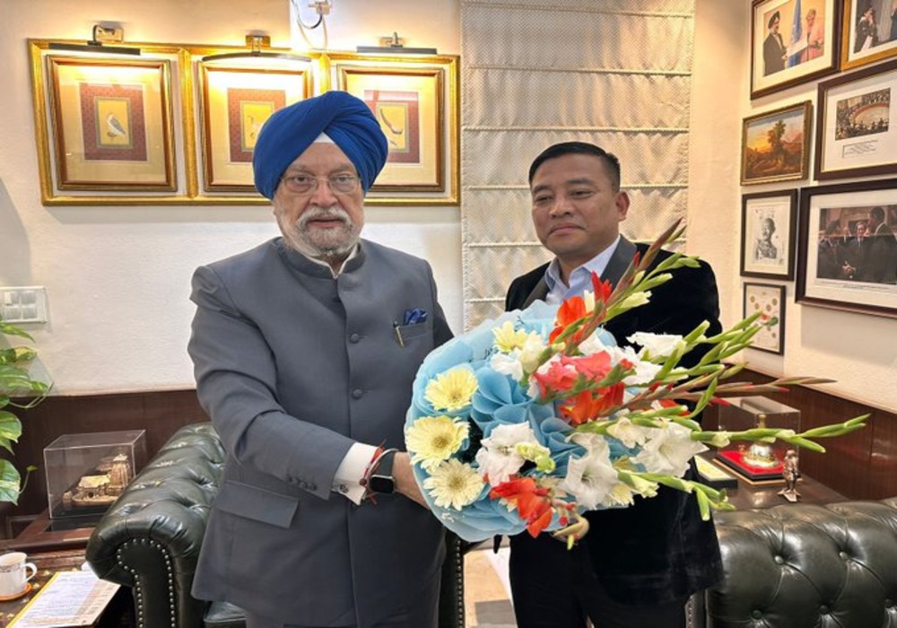 Received Minister for Housing & Mechanical Engineering of Nagaland, Sh PBashang Chang Ji in my office today. We discussed implementation of development projects under the purview of MoHUA_India
