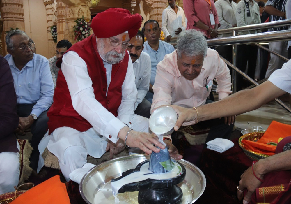 Joined a Puja at the ancient Somnath Temple during the ongoing Saurashtra Tamil Sangamam