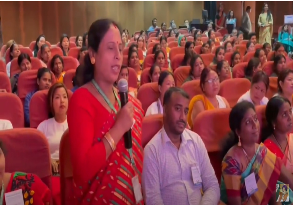 Listening to SHG member Aparna Ji from Tripura at #Swachhotsav2023