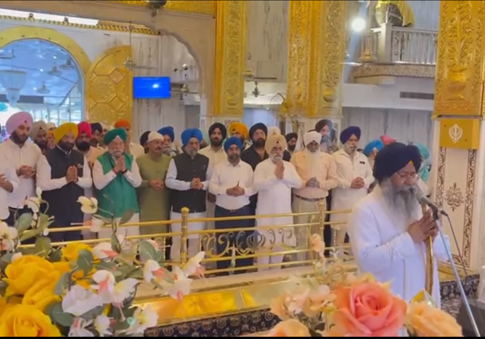 Union Minister Hardeep Singh Puri takes part in the special ardas at Gurdwara Bangla Sahib in Delhi